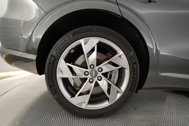 2025 Genesis Electrified GV70 — photo 17 of 24