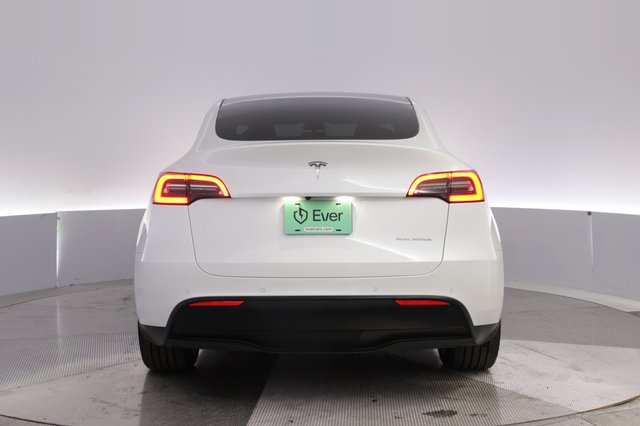 2021 Tesla Model Y — photo 12 of 24