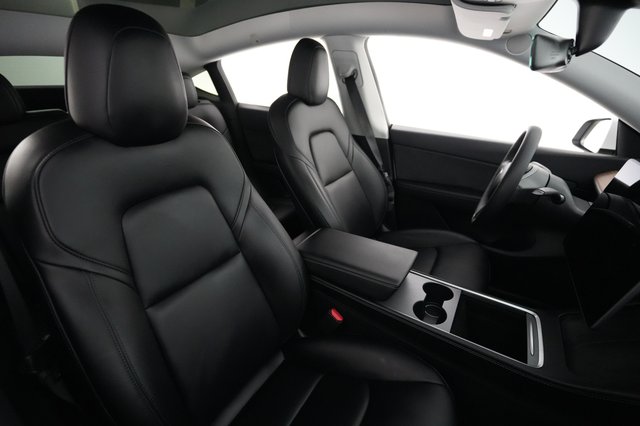 2021 Tesla Model Y — photo 18 of 24