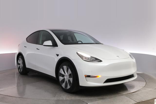 2021 Tesla Model Y — photo 10 of 24