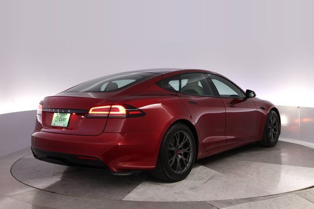2024 Tesla Model S — photo 2 of 24