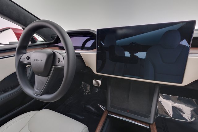 2024 Tesla Model S — photo 20 of 24
