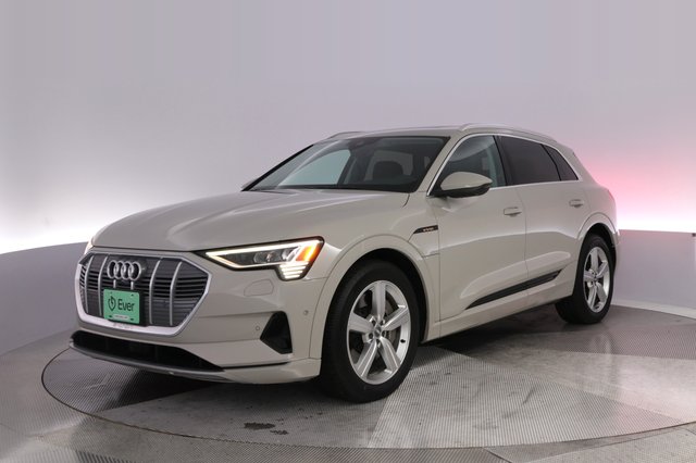 2019 Audi e-tron — VIN WA1LAAGE6KB007831