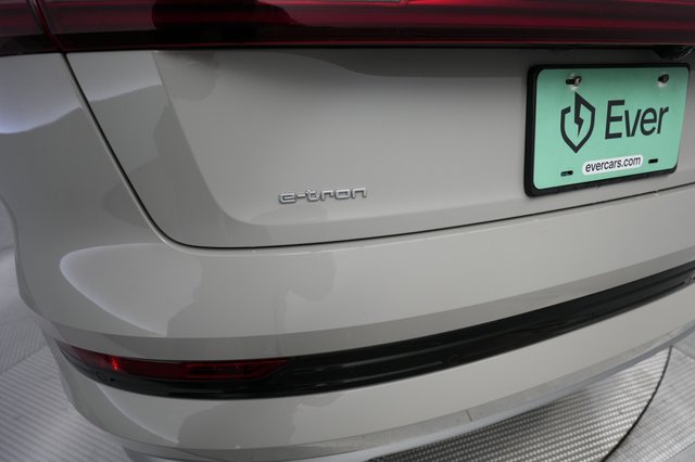 2019 Audi e-tron — photo 27 of 28