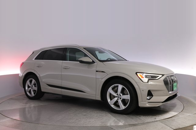 2019 Audi e-tron — photo 11 of 28