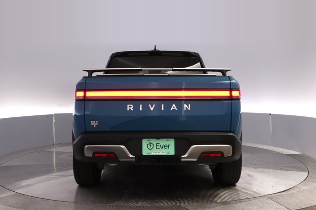 2022 Rivian R1T — photo 12 of 25