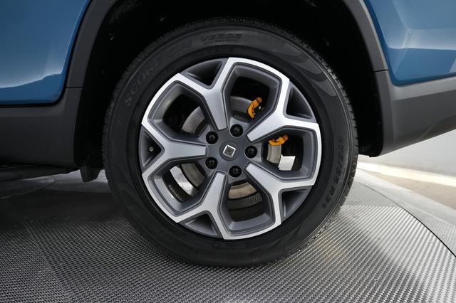 2022 Rivian R1T — photo 7 of 25