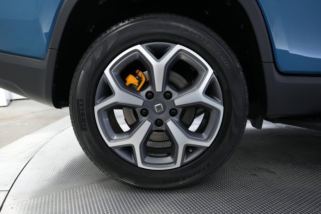 2022 Rivian R1T — photo 17 of 25