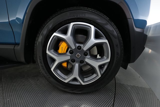 2022 Rivian R1T — photo 16 of 25