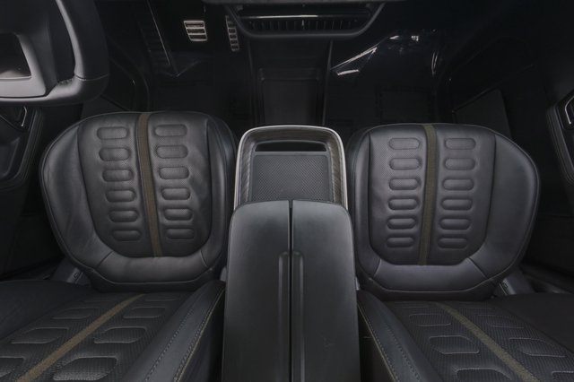 2022 Rivian R1T — photo 22 of 25
