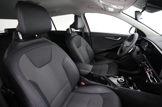 2023 Kia Niro EV — photo 18 of 24