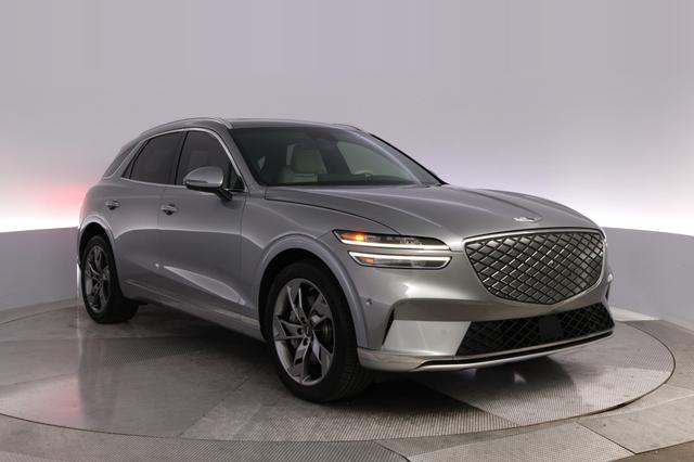 2023 Genesis Electrified GV70 — photo 10 of 28