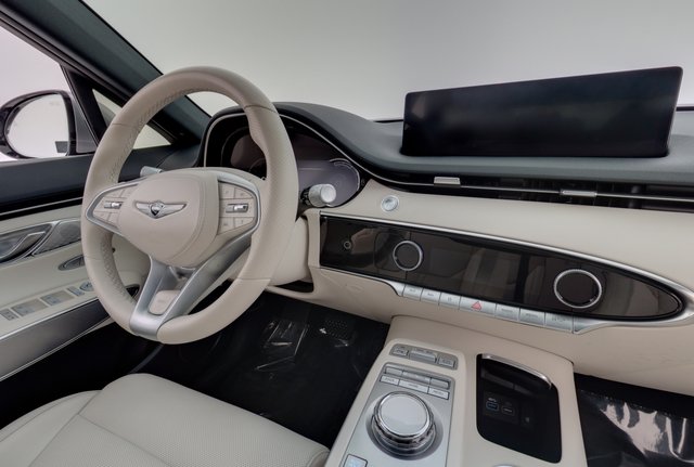 2023 Genesis Electrified GV70 — photo 20 of 28