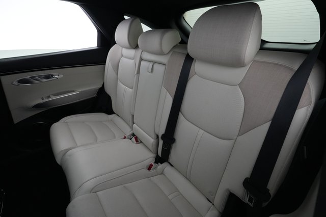 2023 Genesis Electrified GV70 — photo 19 of 28