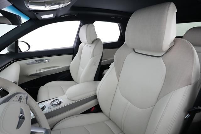 2023 Genesis Electrified GV70 — photo 3 of 28