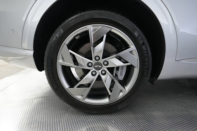 2023 Genesis Electrified GV70 — photo 17 of 28