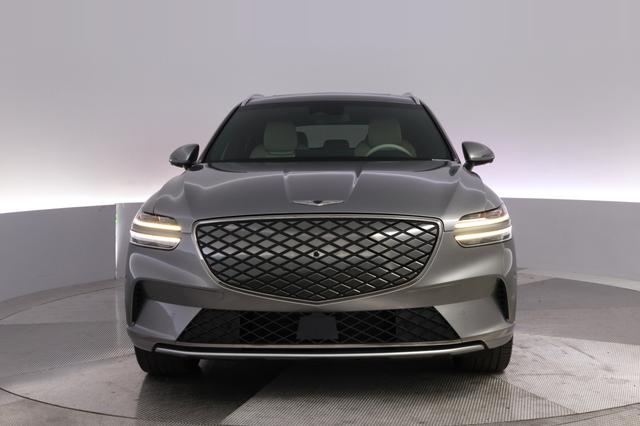 2023 Genesis Electrified GV70 — photo 9 of 28