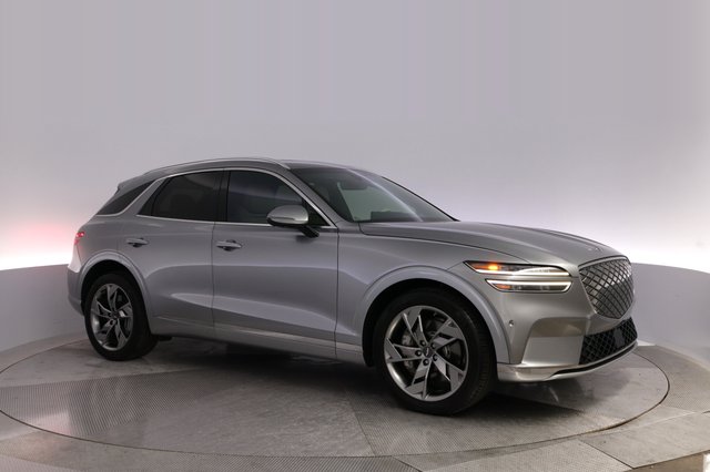 2023 Genesis Electrified GV70 — photo 11 of 28