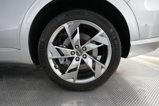 2023 Genesis Electrified GV70 — photo 7 of 28