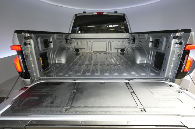 2024 Ford F-150 Lightning — photo 6 of 25