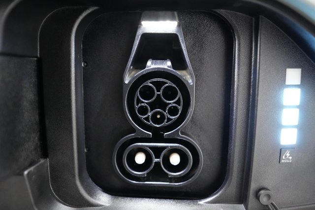 2024 Hyundai Kona Electric — photo 8 of 25