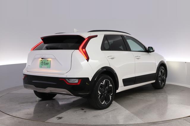 2024 Kia Niro EV — photo 2 of 24