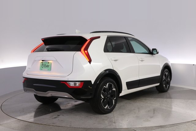 2026 Kia Niro EV — photo 2 of 24