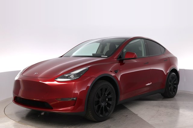 2025 Tesla Model Y — VIN 7SAYGDEE3SF288002
