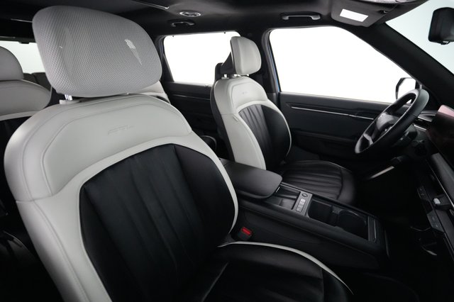 2024 Kia EV9 — photo 18 of 26