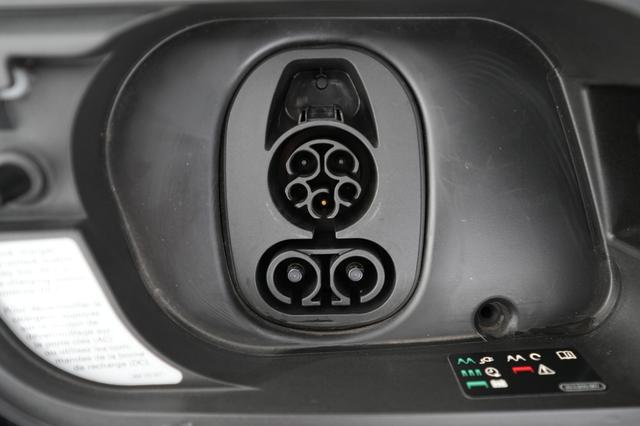 2024 Audi Q4 e-tron — photo 8 of 23