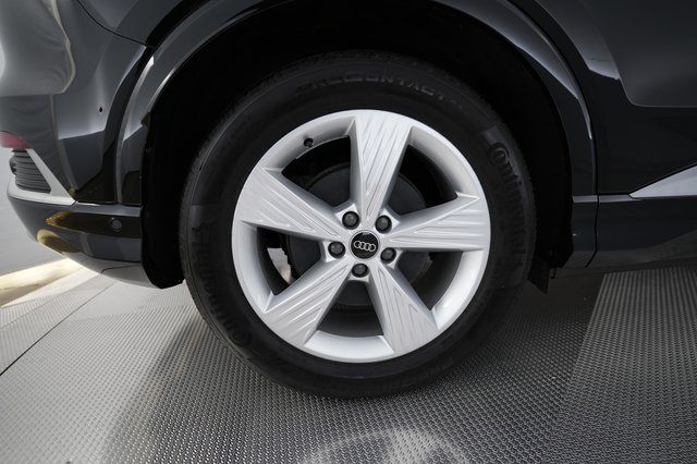 2024 Audi Q4 e-tron — photo 17 of 23