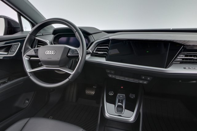 2024 Audi Q4 e-tron — photo 20 of 23