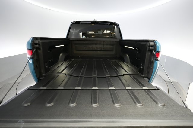 2025 Rivian R1T — photo 6 of 25