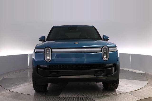 2025 Rivian R1T — photo 9 of 25