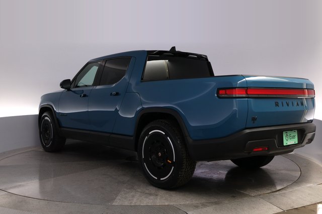2025 Rivian R1T — photo 13 of 25