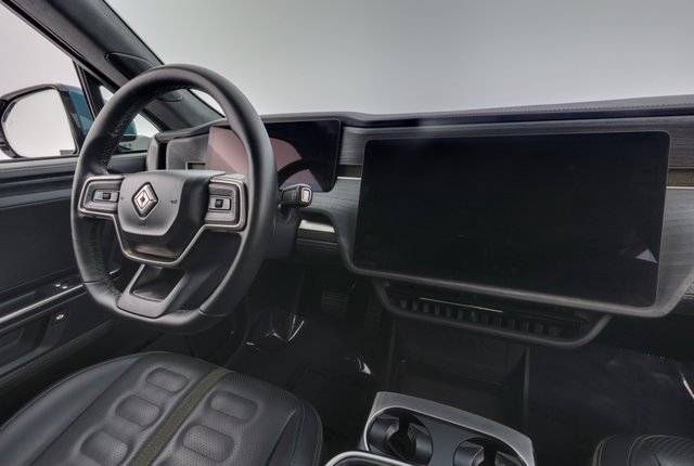 2025 Rivian R1T — photo 20 of 25