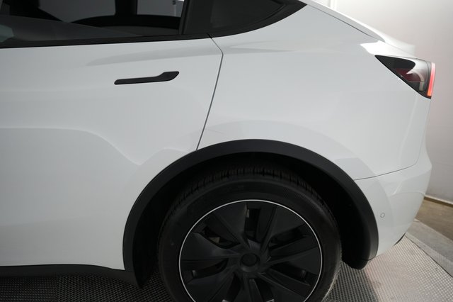 2021 Tesla Model Y — photo 25 of 27