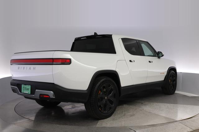 2022 Rivian R1T — photo 2 of 25
