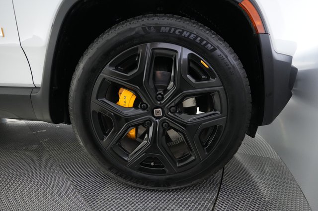 2022 Rivian R1T — photo 16 of 25