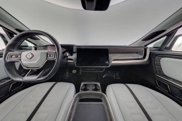 2022 Rivian R1T — photo 21 of 25