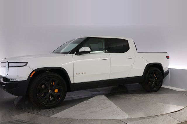 2022 Rivian R1T — photo 14 of 25