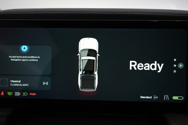 2022 Rivian R1T — photo 23 of 25