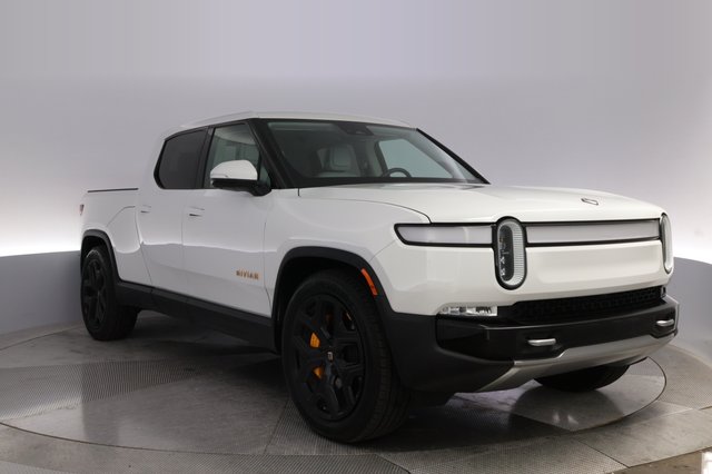 2022 Rivian R1T — photo 10 of 25