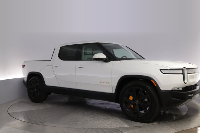 2022 Rivian R1T — photo 11 of 25
