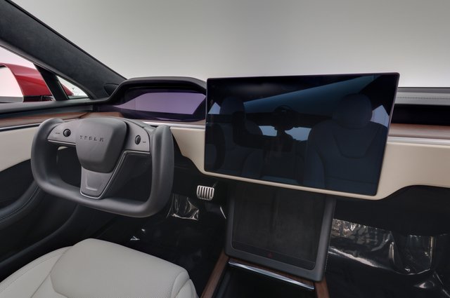 2023 Tesla Model S — photo 20 of 24