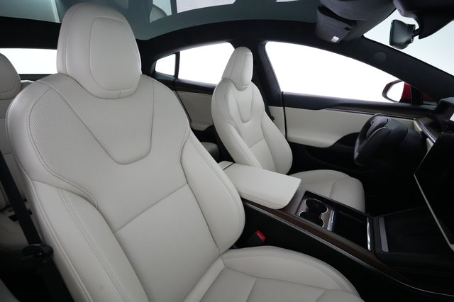 2023 Tesla Model S — photo 18 of 24