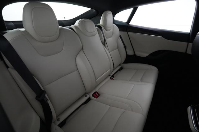 2023 Tesla Model S — photo 4 of 24