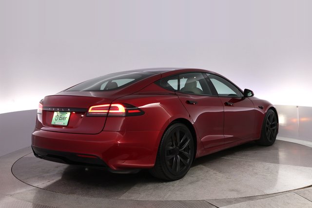 2023 Tesla Model S — photo 2 of 24