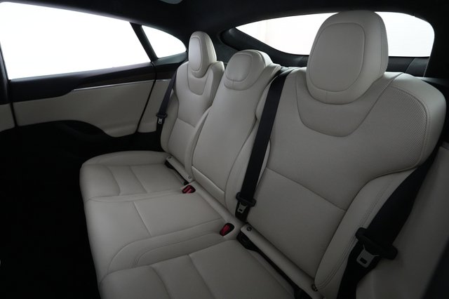 2023 Tesla Model S — photo 19 of 24