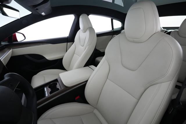 2023 Tesla Model S — photo 3 of 24